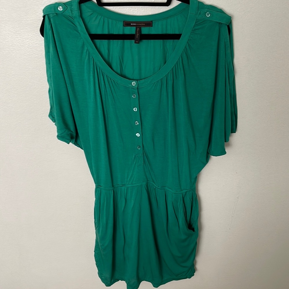 You will get this really cute dress that is perfect for spring/summer. Size XS
